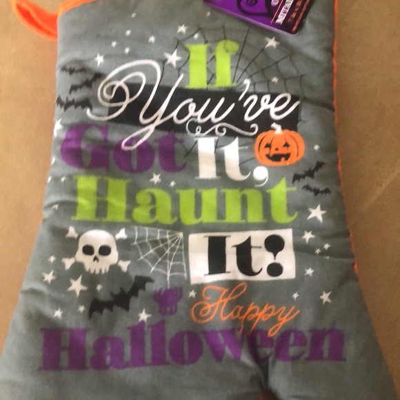 BUNDLE 2 HALLOWEEN OVEN MITTS • NWT - Picture 3 of 10